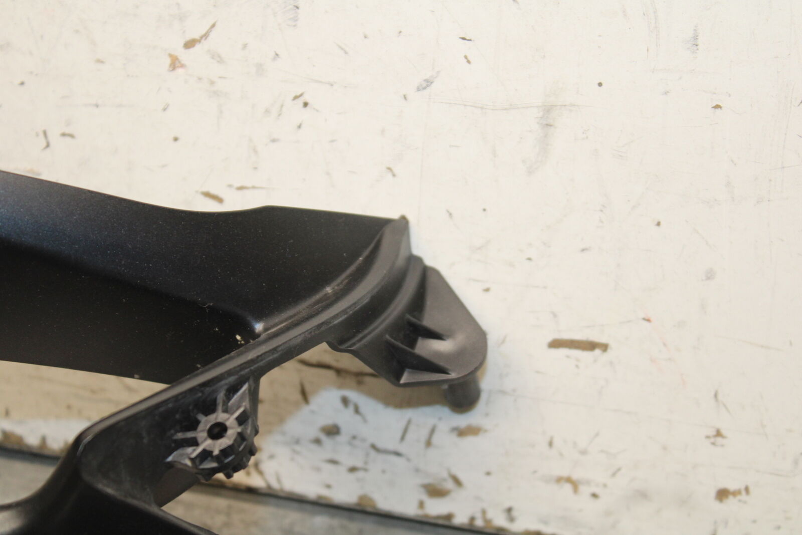 08-10 SUZUKI GSXR 600  FRONT CENTER COWL FAIRING BB630