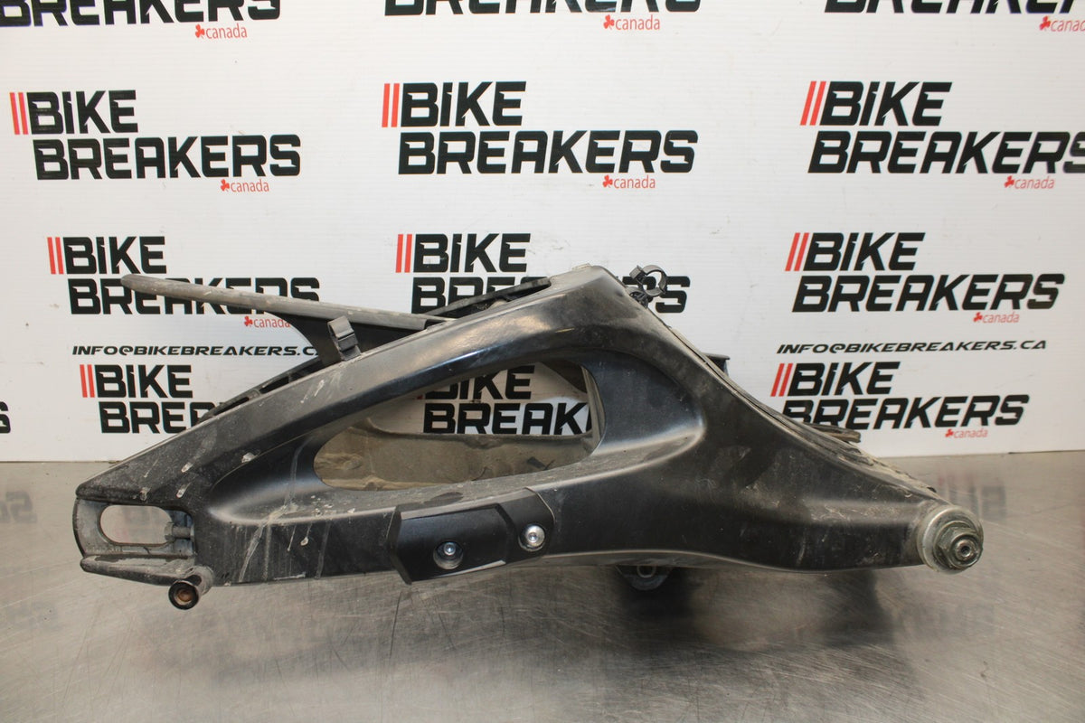 05 YAMAHA YZF R6 REAR SWINGARM BACK SUSPENSION SWING ARM BB814