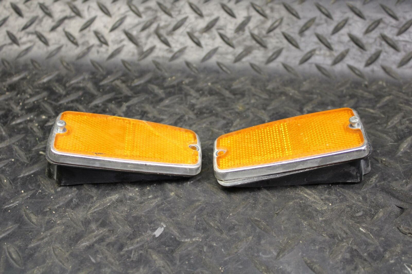 80-81 YAMAHA XS1100 SPECIAL REFLECTOR GARNISH MARKER BB174