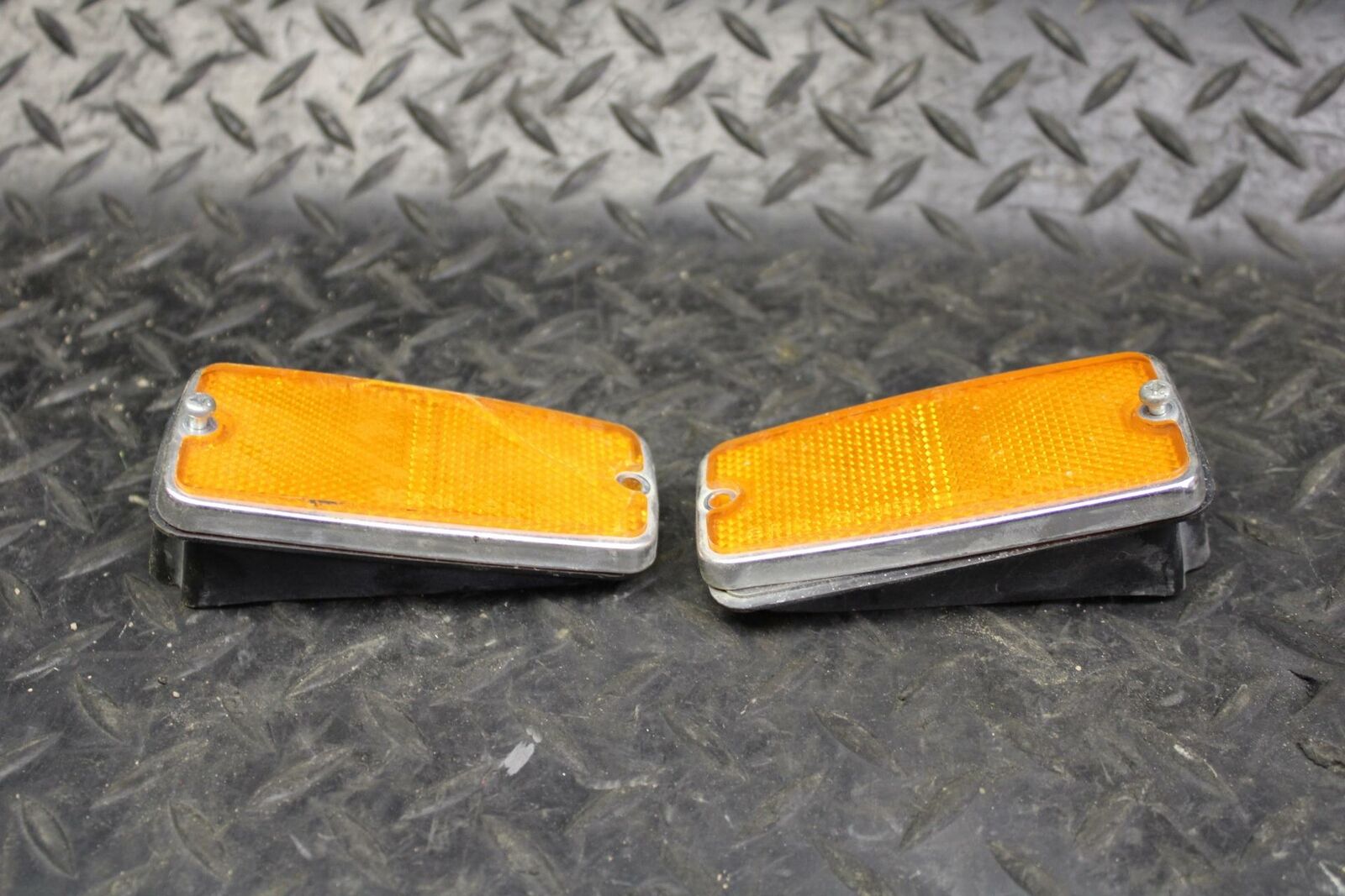 80-81 YAMAHA XS1100 SPECIAL REFLECTOR GARNISH MARKER BB174