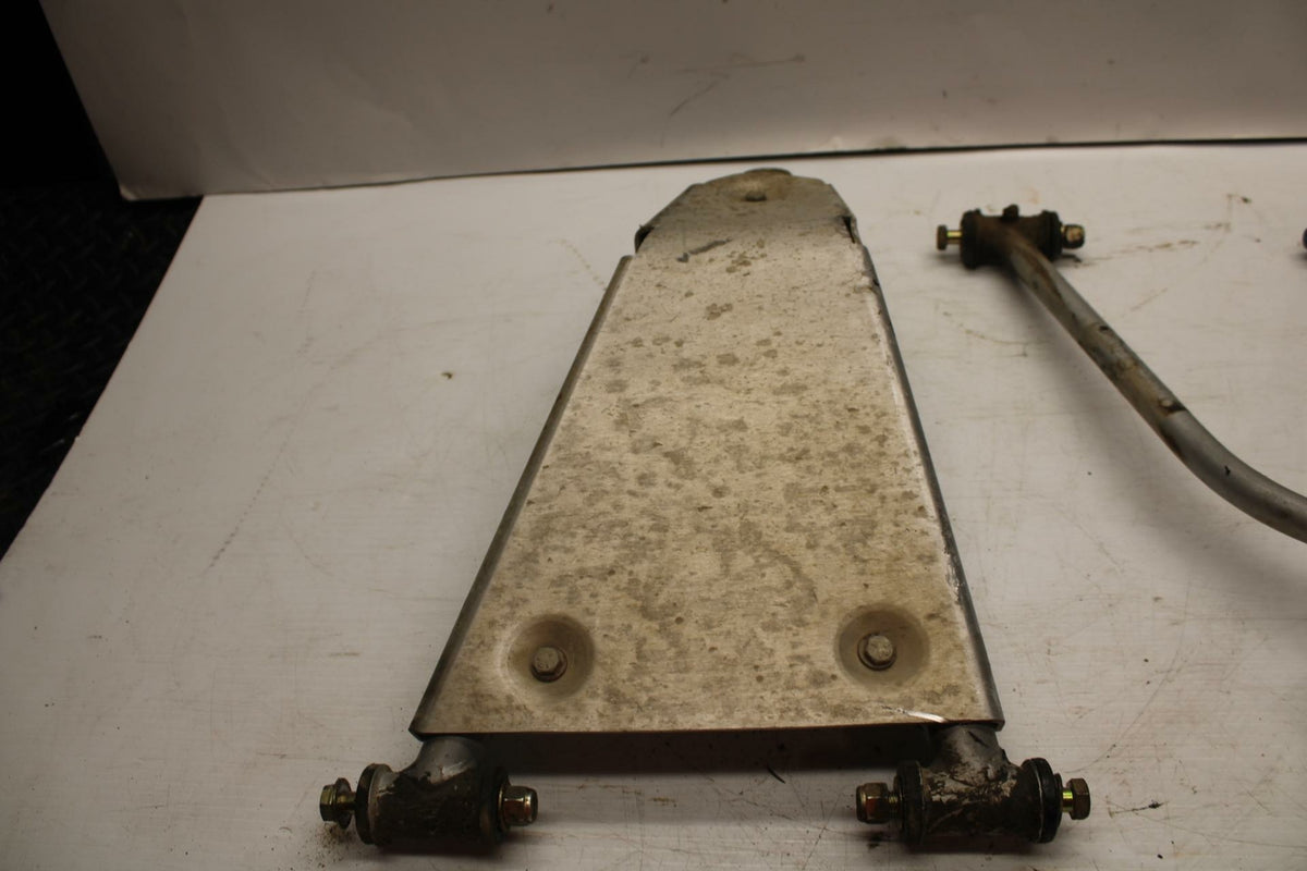 2005 Polaris Predator 500  LOWER UPPER RIGHT CONTROL A ARMS  1013799-385 BB269