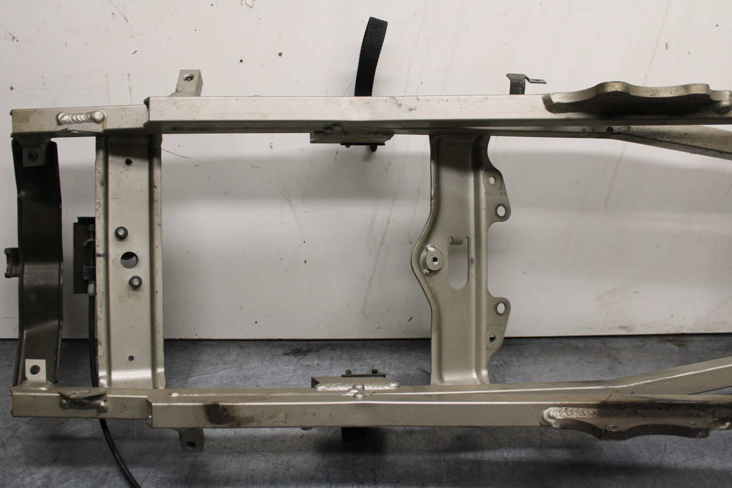 00-02 KAWASAKI NINJA ZX6R REAR SUBFRAME BACK SUB FRAME BB750