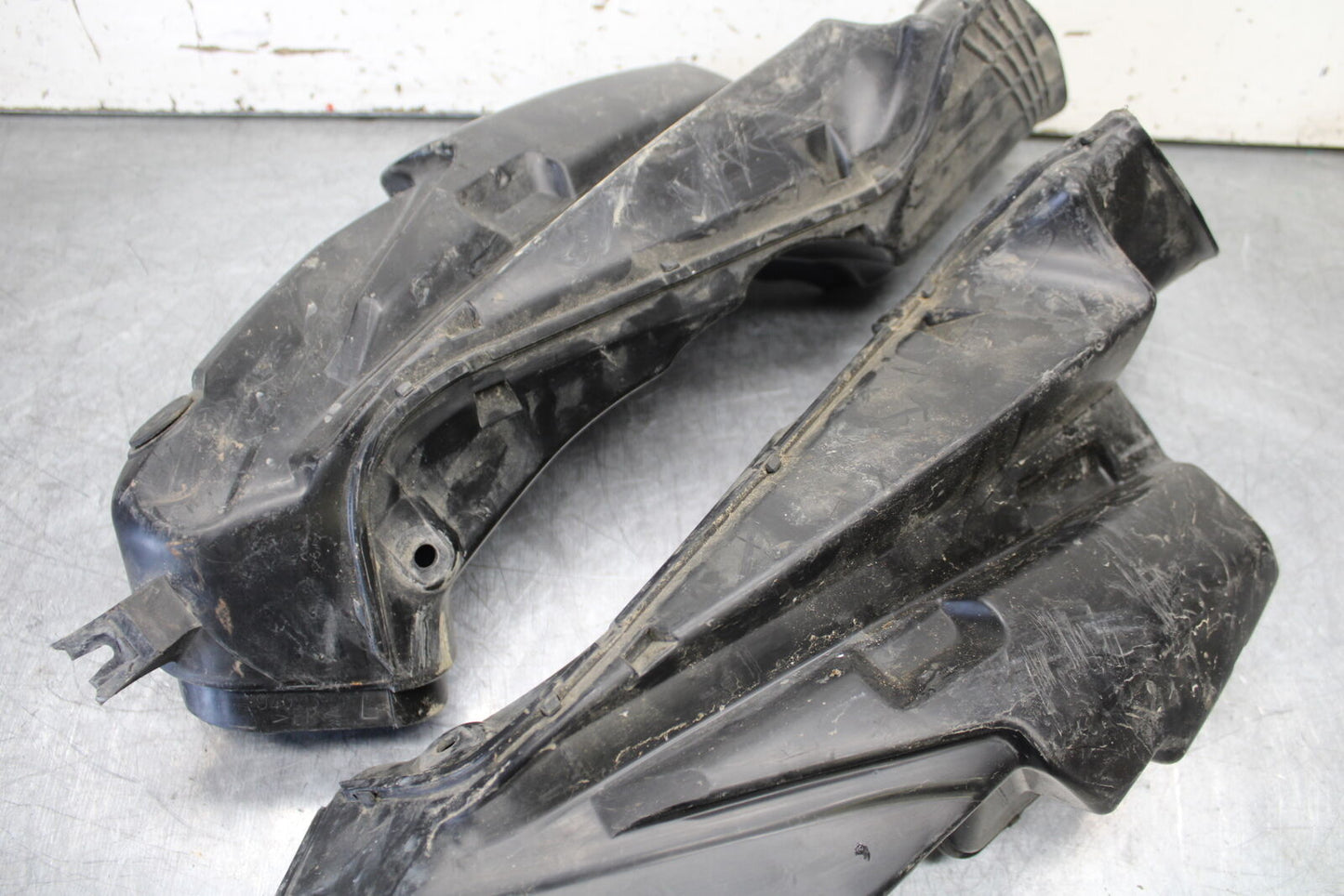 06-07 SUZUKI GSXR 600 RIGHT LEFT AIR INTAKE DUCTS BB243