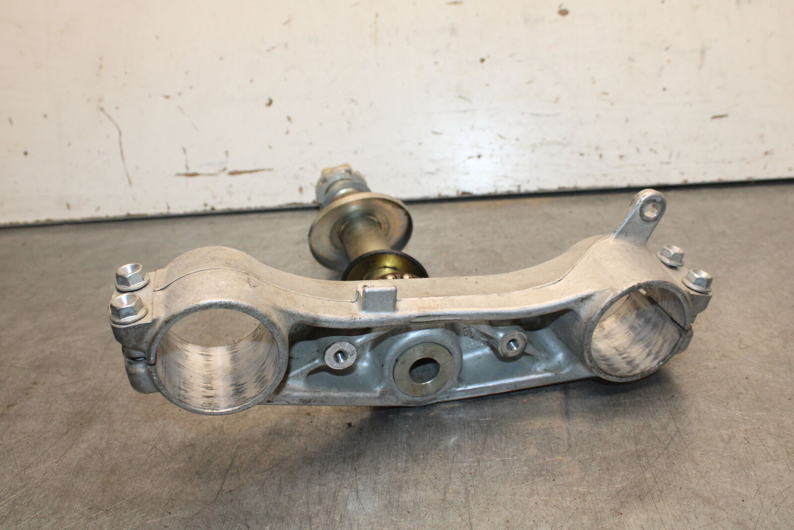 06-07 SUZUKI GSXR750 FRONT FORKS CLAMP LOWER TRIPLE TREE STEM 51311-01H00 BB670