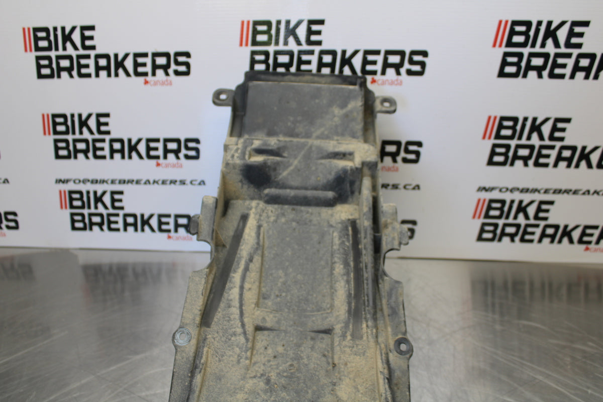 00 SUZUKI SV650 REAR BACK TAIL UNDERTAIL BATTERY TRAY PLASTIC BB156