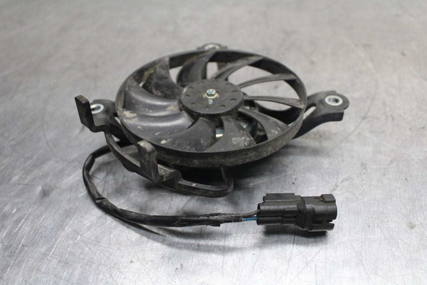 15-19 HONDA CBR300R ENGINE RADIATOR COOLING FAN  BB112
