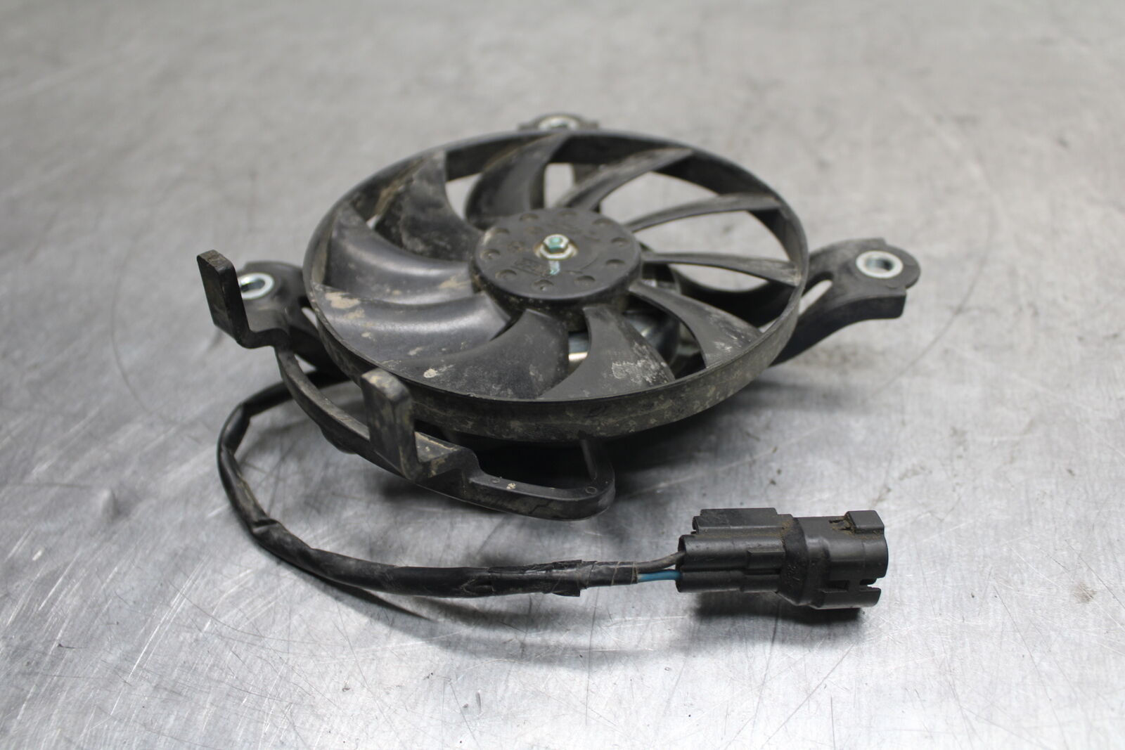 15-19 HONDA CBR300R ENGINE RADIATOR COOLING FAN  BB112