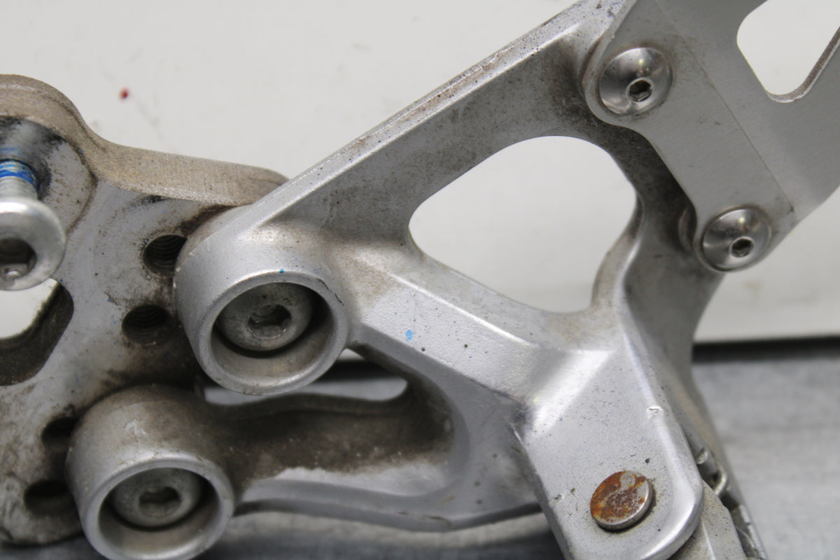 08-10 SUZUKI GSXR 600 LEFT REARSET REAR SET DRIVER FOOT PEG REST STOP BB753