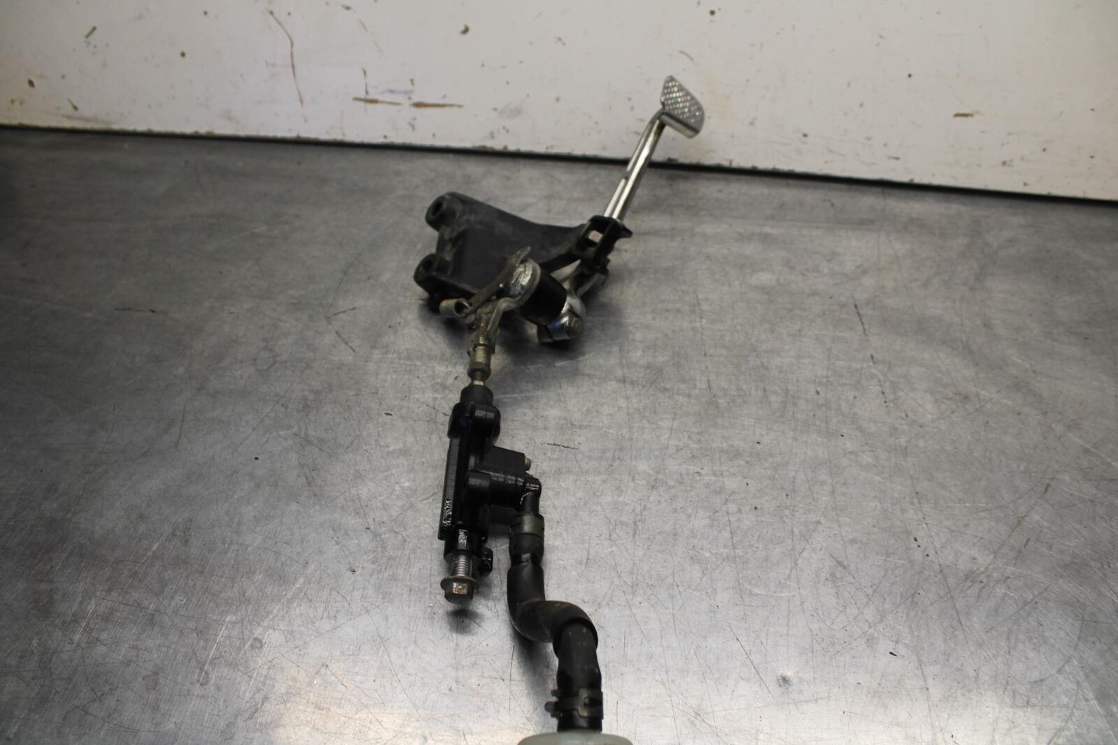 1998 Yamaha Vmax 1200 VMX1200 REAR BACK BRAKE MASTER CYLINDER W RESERVOIR BB620