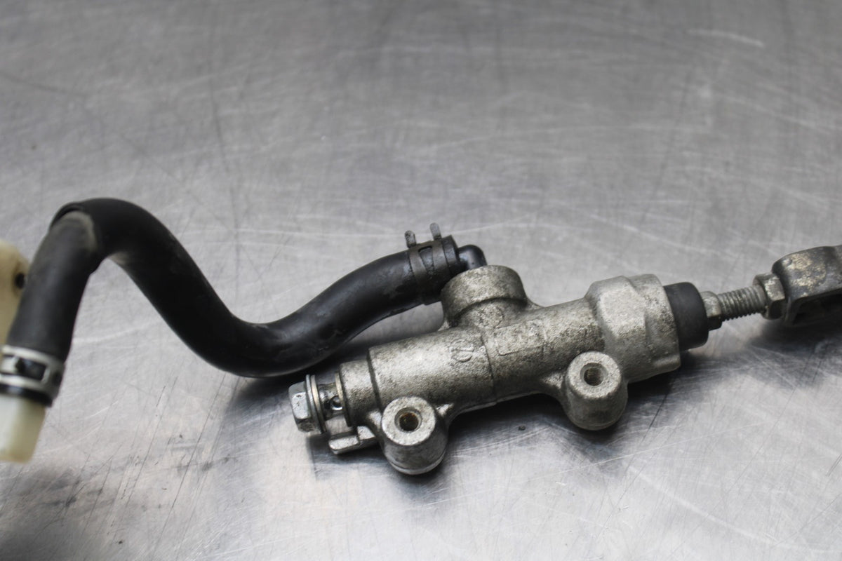 06-07 SUZUKI GSXR750 REAR BACK BRAKE MASTER CYLINDER W RESERVOIR BB811