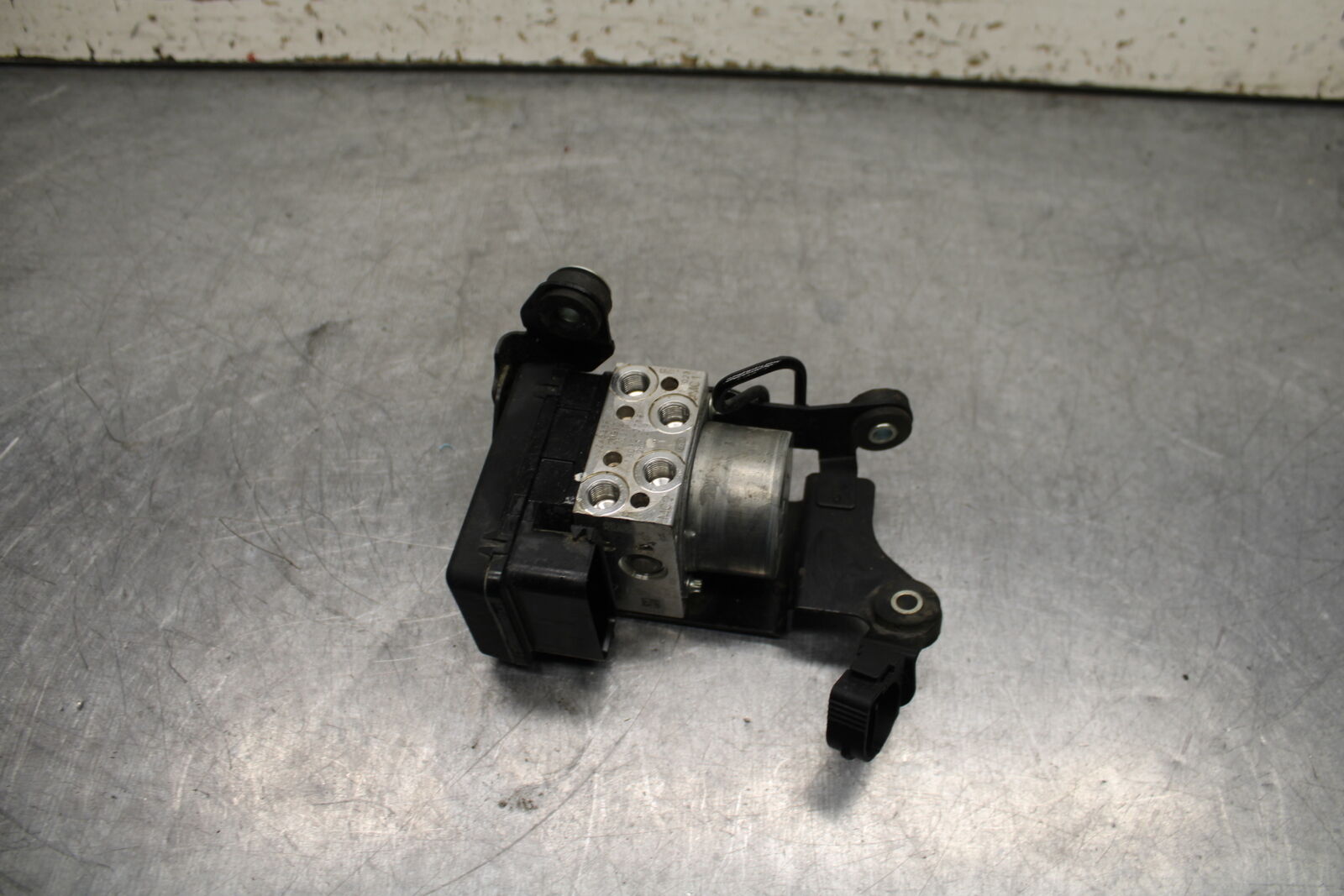 13-17 KAWASAKI NINJA ZX6R ZX636E ABS PUMP UNIT MODULE BB735