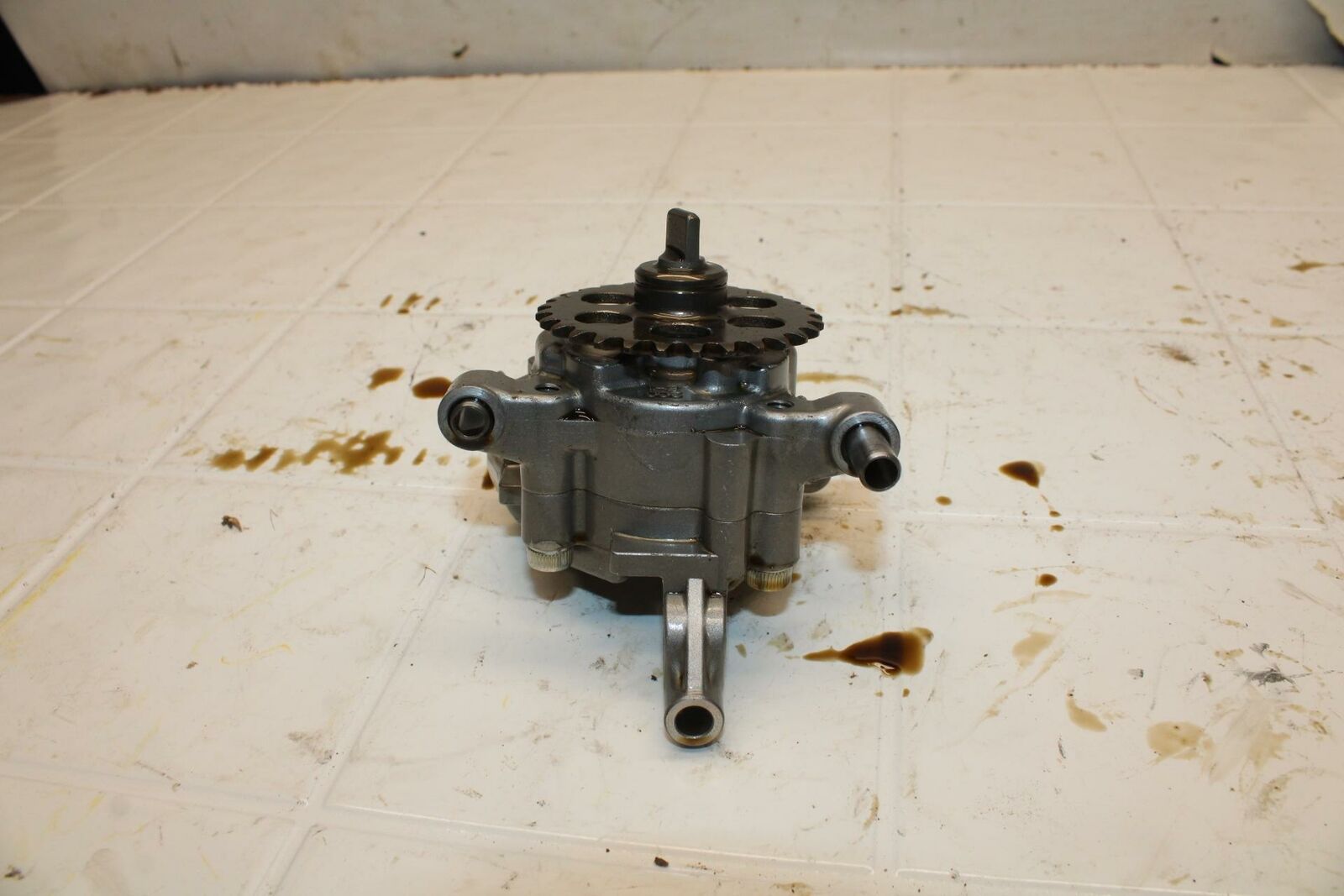08-16 YAMAHA YZF R6 ENGINE MOTOR OIL PUMP BB406