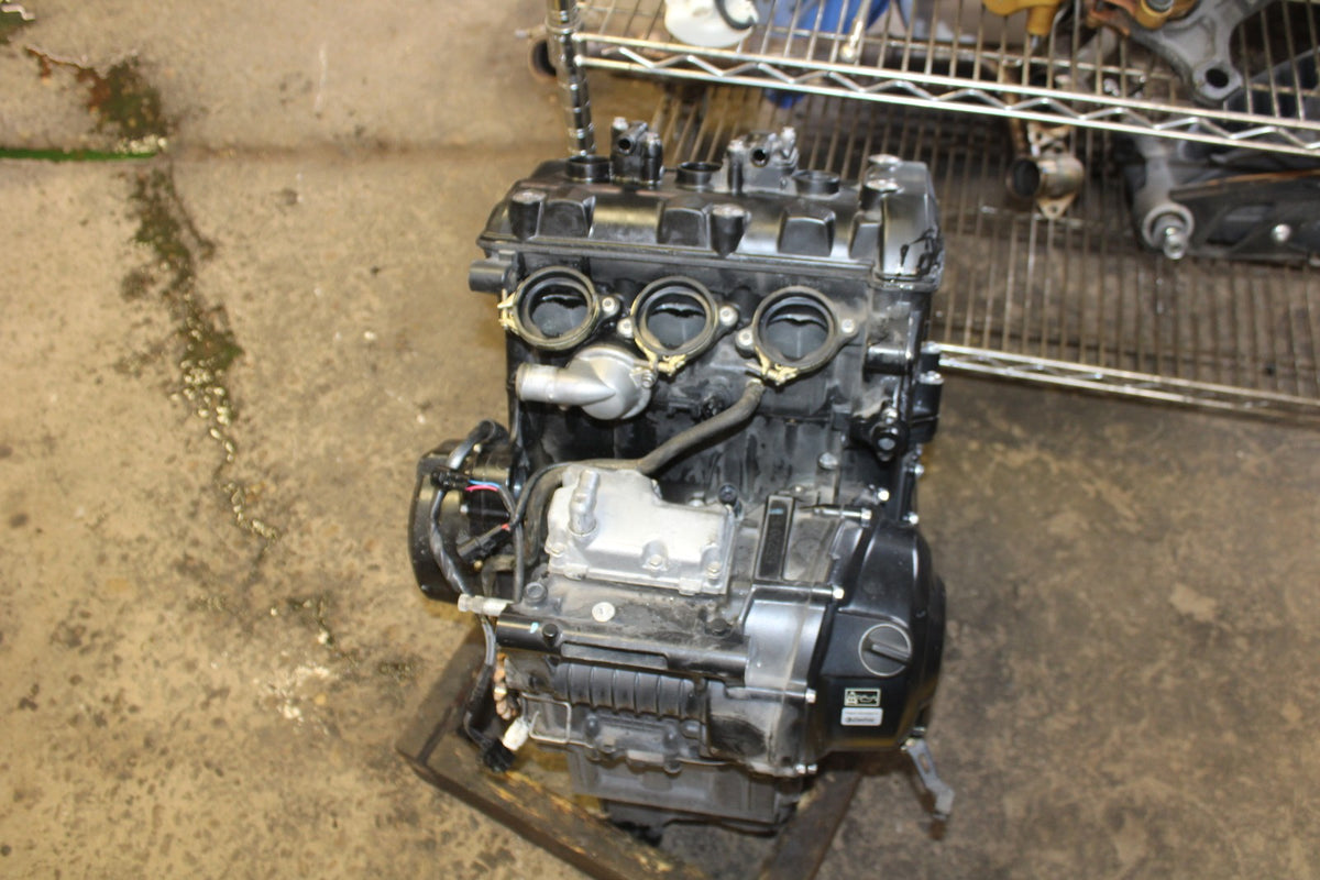 12 TRIUMPH STREET TRIPLE R ENGINE MOTOR BB914