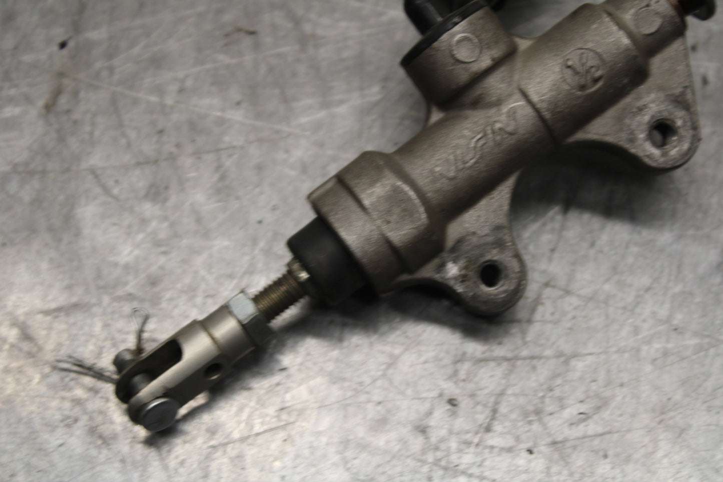 06 YAMAHA YZF R6 REAR BACK BRAKE MASTER CYLINDER W RESERVOIR BB716