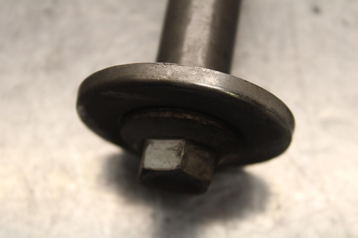 03-08 KAWASAKI VULCAN 1600 REAR AXLE BACK WHEEL RIM PIVOT BOLT AXEL BB616