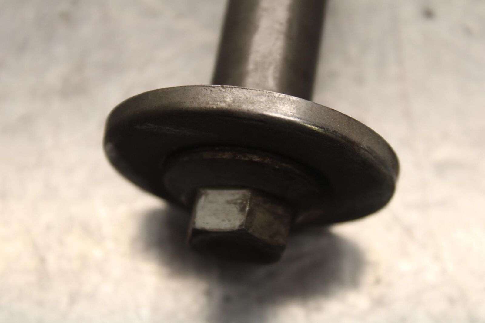 03-08 KAWASAKI VULCAN 1600 REAR AXLE BACK WHEEL RIM PIVOT BOLT AXEL BB616