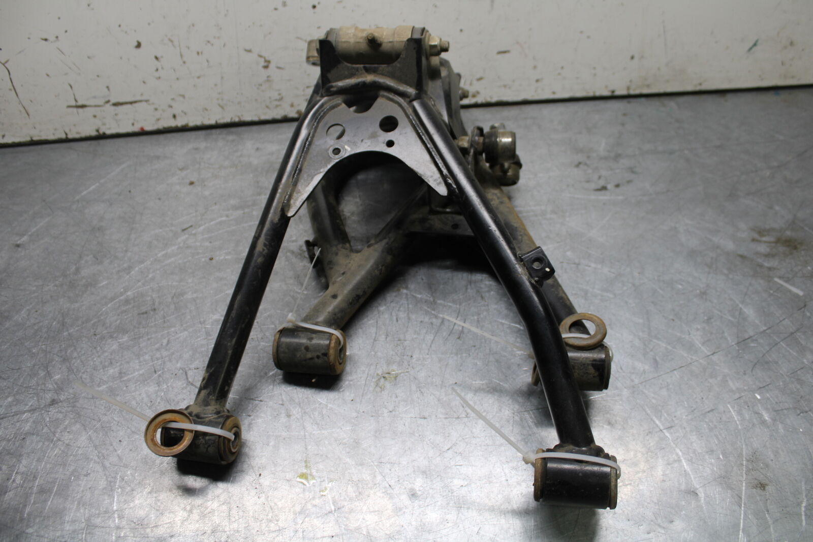 20-24 CF-MOTO CFORCE 600 TOURING LEFT CONTROL A ARMS / HUB SET BB715