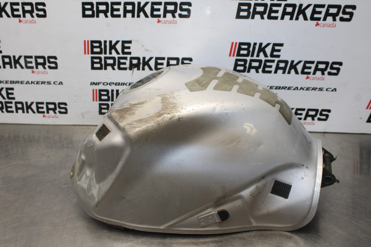 06-07 SUZUKI GSXR600 GAS TANK FUEL CELL PETROL RESERVOIR NO KEY BB792-B