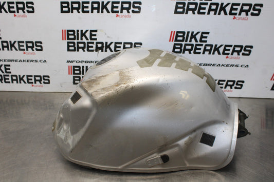 06-07 SUZUKI GSXR600 GAS TANK FUEL CELL PETROL RESERVOIR NO KEY BB792-B