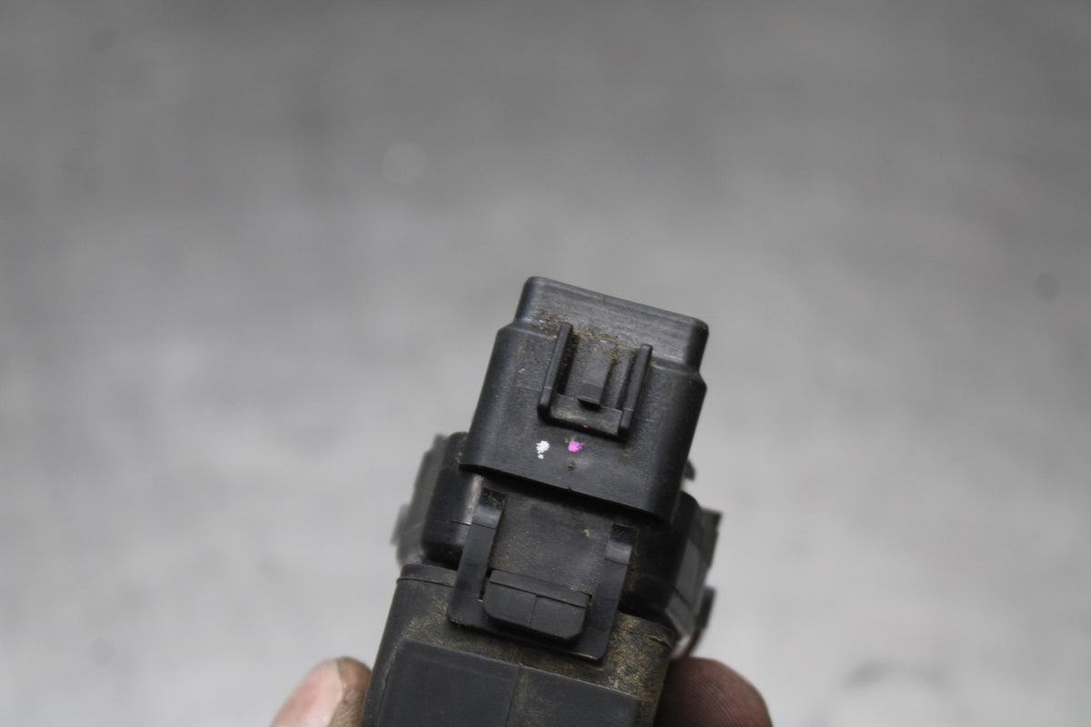 15 TRIUMPH TIGER 800 ENGINE STARTER RELAY STARTING MOTOR SWITCH BB873
