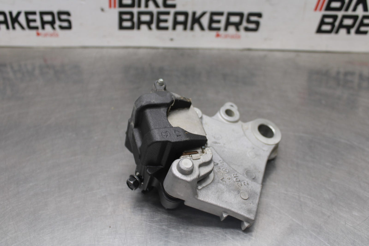 22-25 YAMAHA YZF R7 REAR BACK BRAKE CALIPER W MOUNT BRACKET BB940