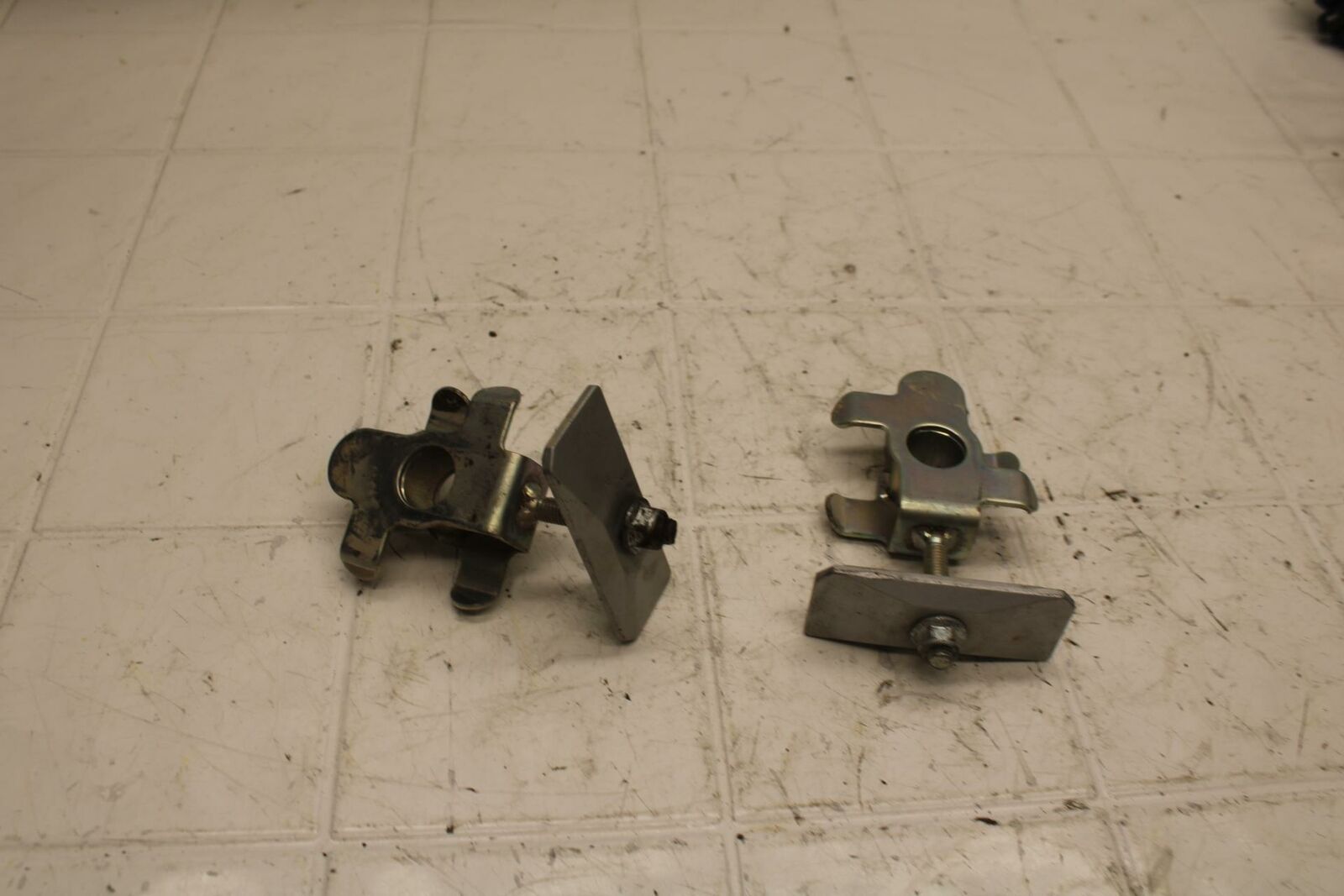 03-07 SUZUKI SV650 ABS SWINGARM CHAIN TENSIONER ADJUSTMENT BRACKETS BB22 