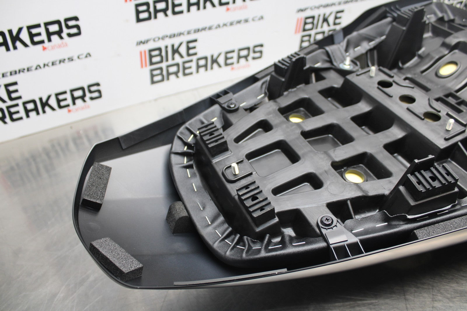 23-24 KAWASAKI NINJA ZX14R NEW!! FRONT REAR SEAT SADDLE BB764