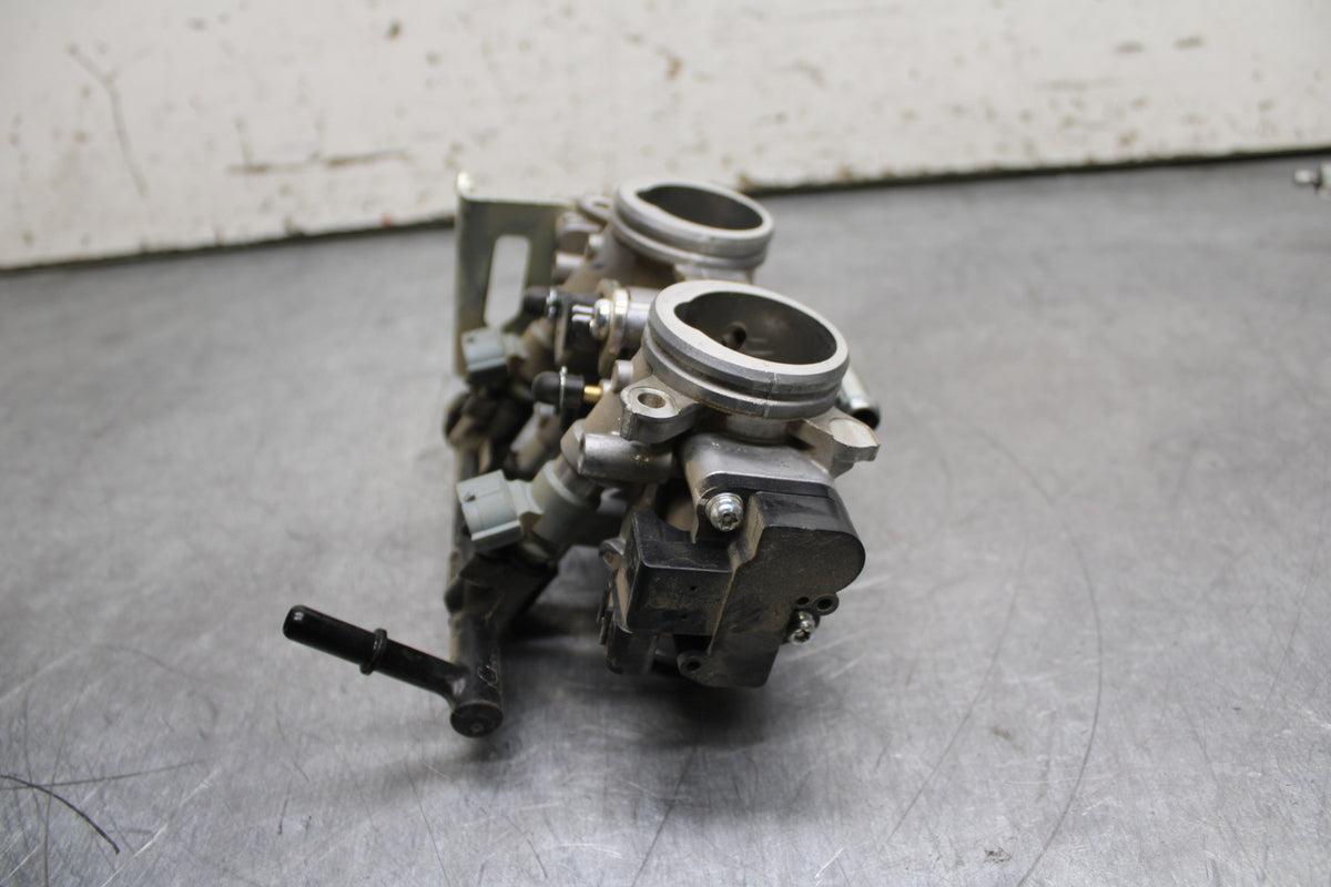 19-24 YAMAHA R3 MAIN FUEL INJECTORS / THROTTLE BODIES BB736