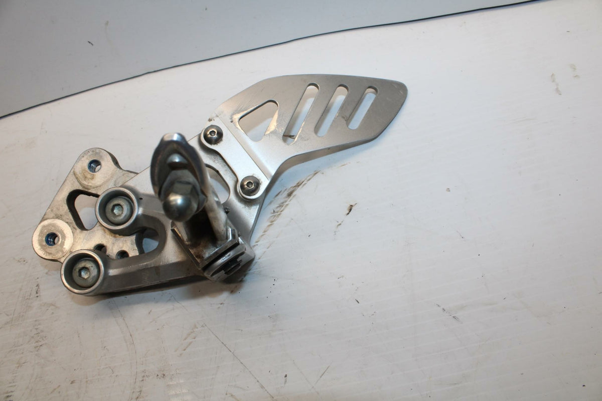08-09 SUZUKI GSXR600 LEFT REARSET REAR SET DRIVER FOOT PEG REST STOP BB250