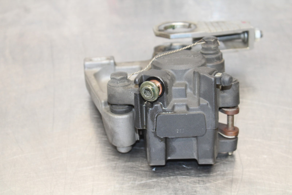 06-07 YAMAHA YZF R6 REAR BACK BRAKE CALIPER W MOUNT BRACKET BB763