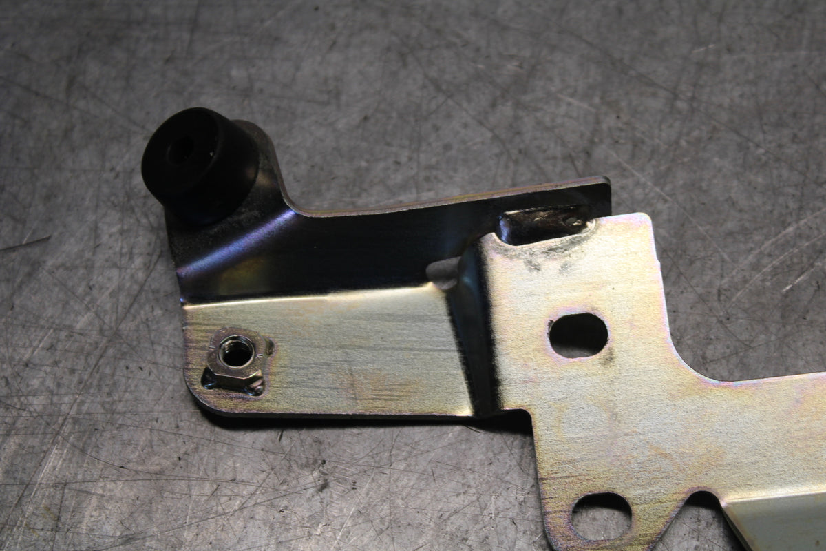 21-24 YAMAHA MT-07 FRONT SEAT MOUNTING BRACKET MOUNT BB662