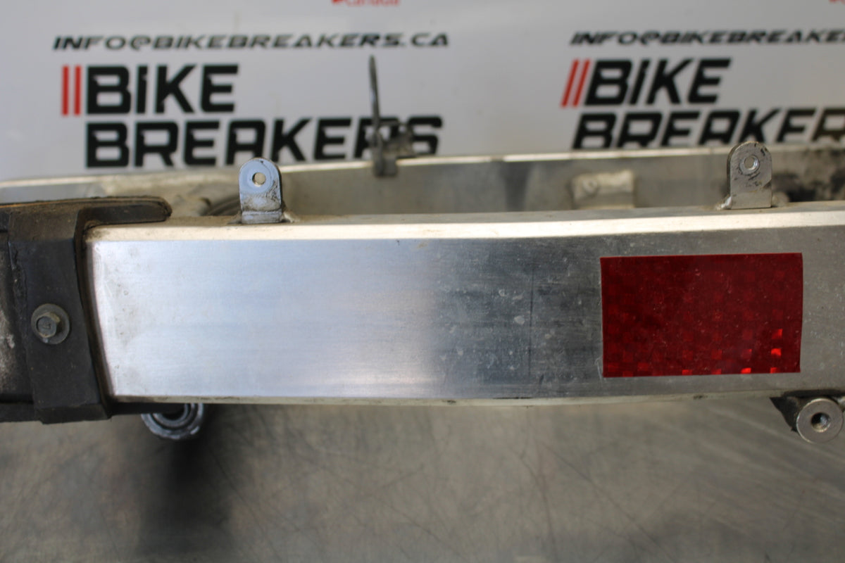 03 SUZUKI SV650S REAR SWINGARM BACK SUSPENSION SWING ARM BB167
