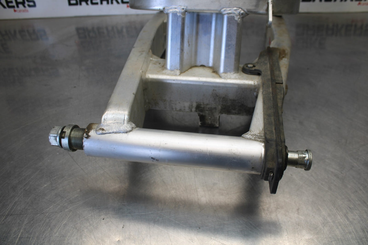 01 HONDA CBR900RR REAR SWINGARM BACK SUSPENSION SWING ARM BB00