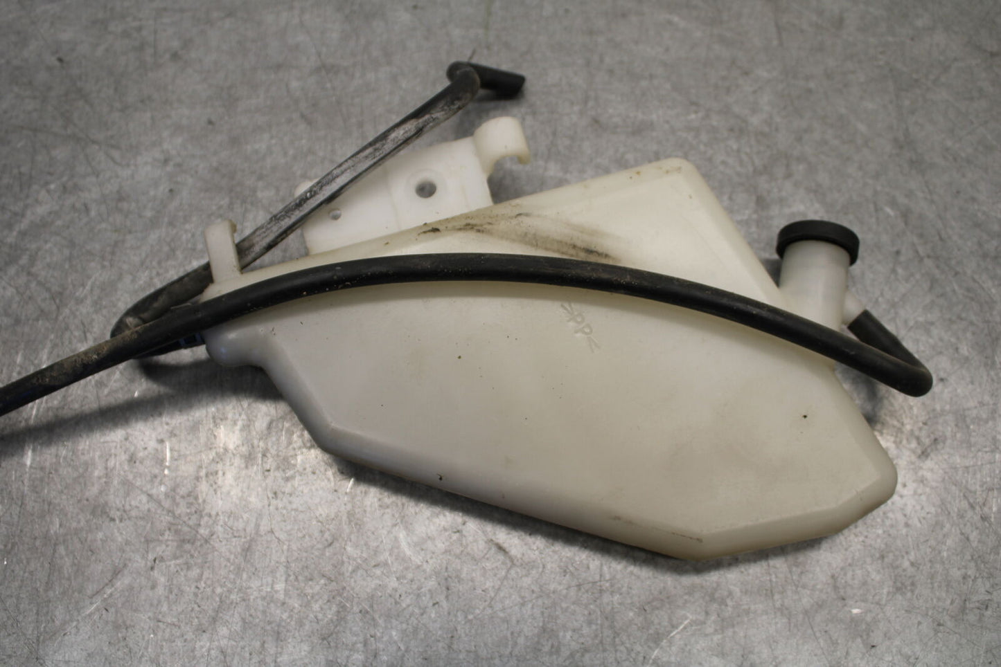 05-06 SUZUKI GSXR1000 COOLANT WATER TANK RESERVOIR BOTTLE 17910-41G00 BB663