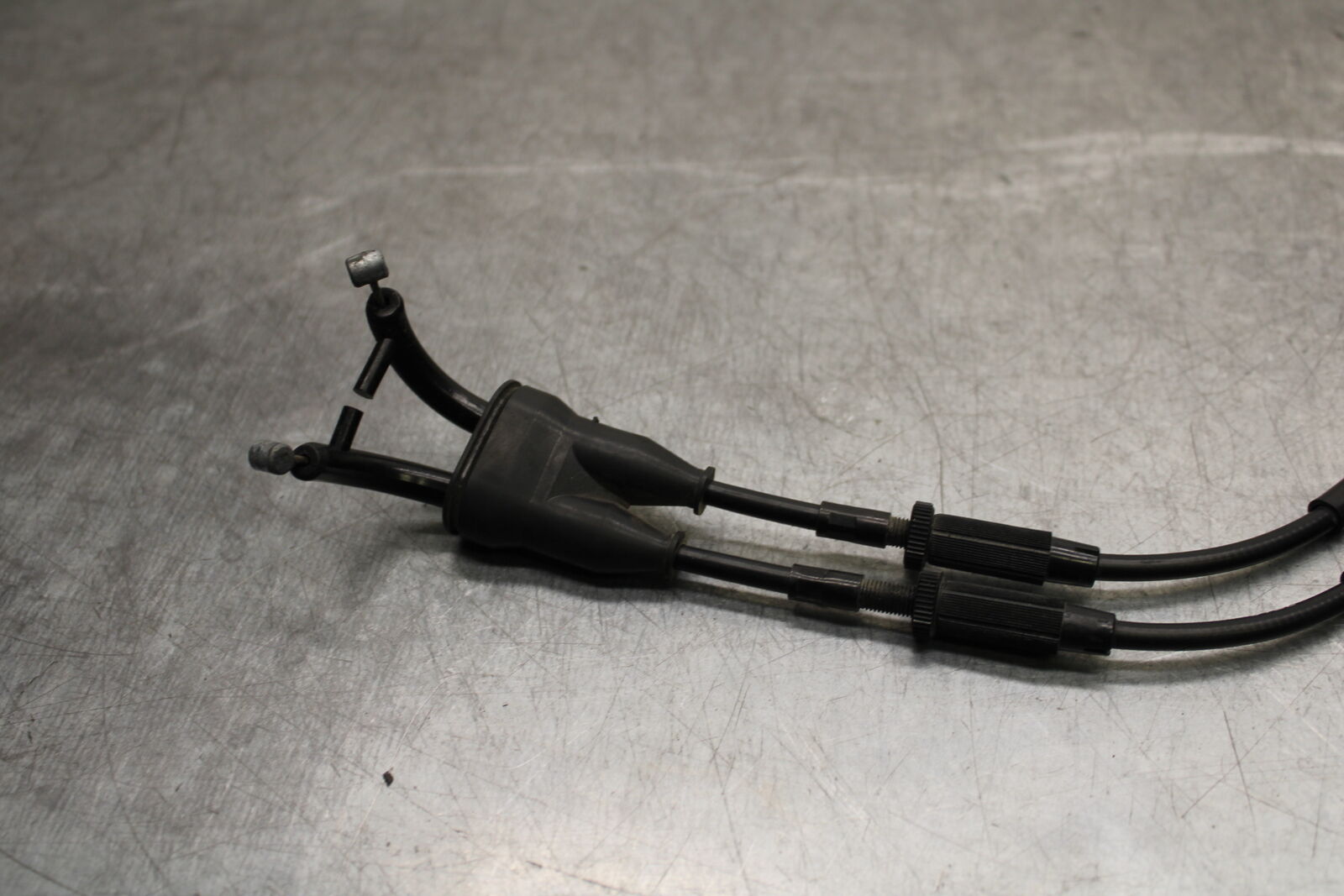 16 KAWASAKI NINJA ZX10R THROTTLE CABLES LINES 54012-0631 BB650