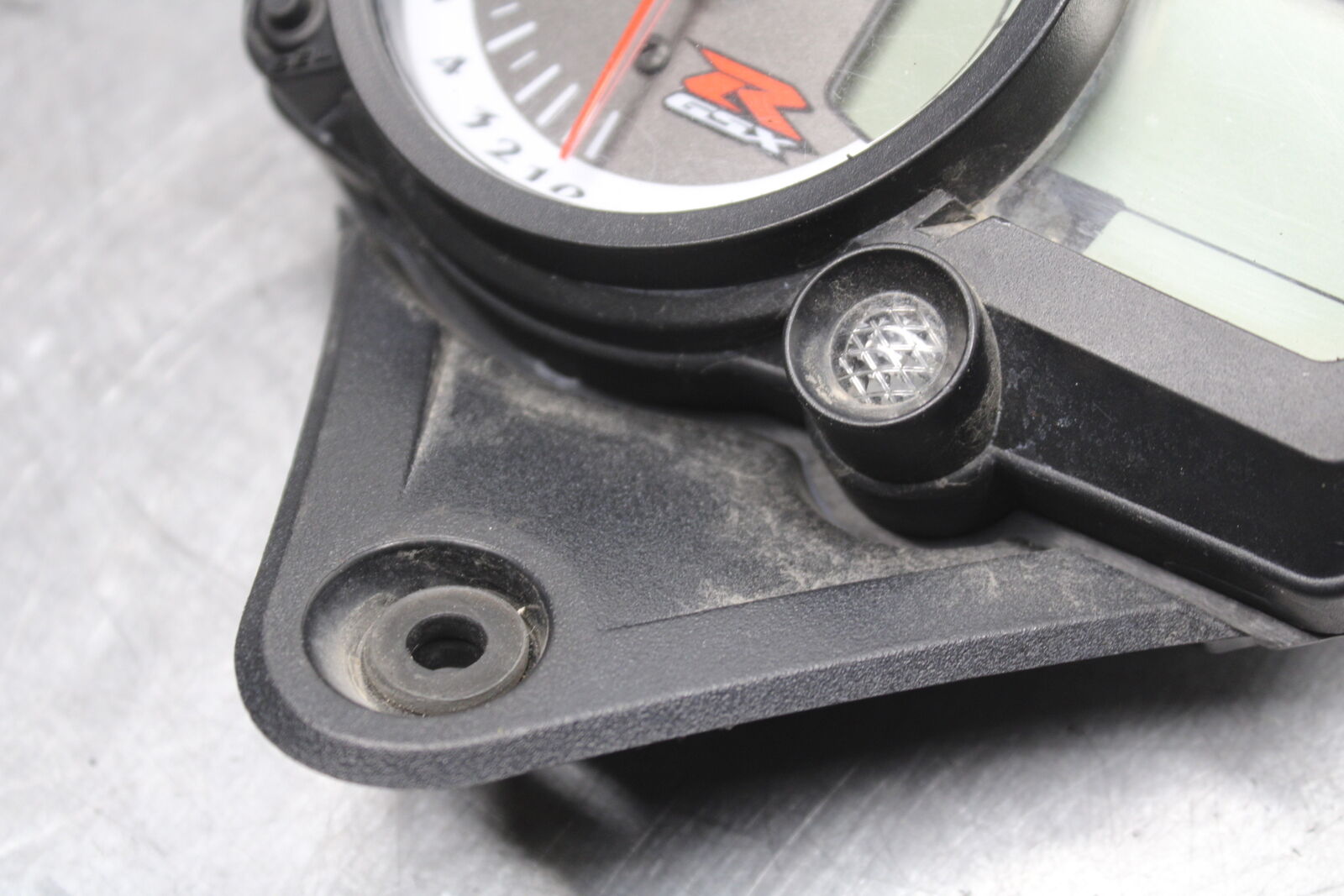 08-09 SUZUKI GSXR600 SPEEDO TACH GAUGES CLUSTER SPEEDOMETER TACHOMETER BB728