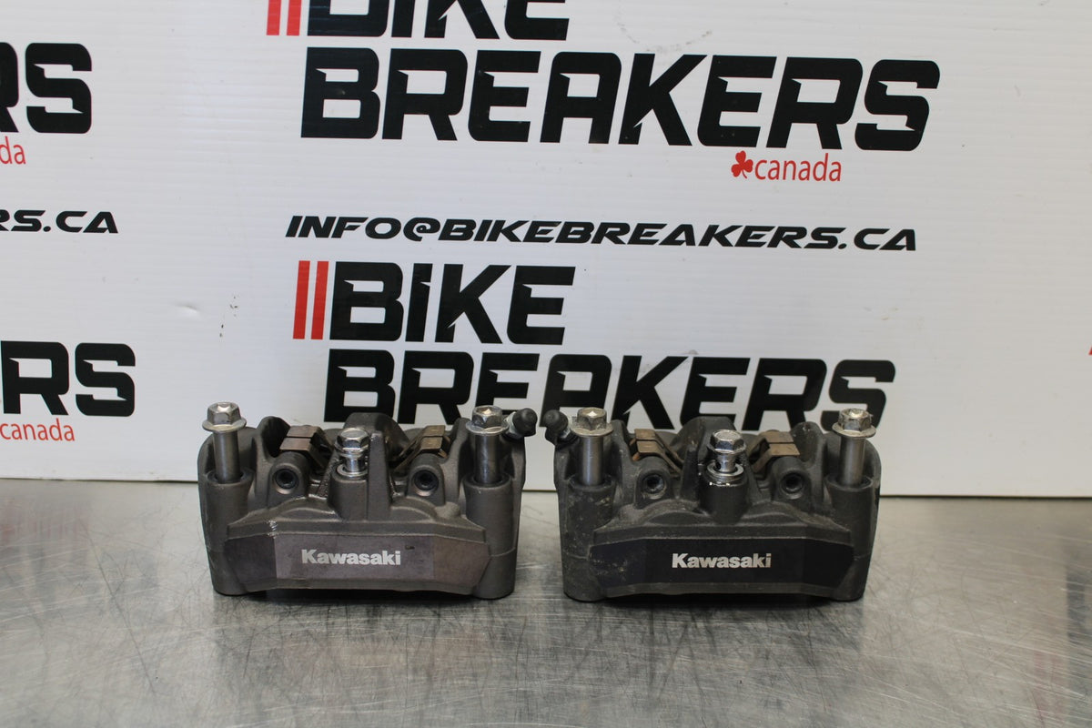 22 KAWASAKI NINJA 1000SX RIGHT LEFT FRONT BRAKE CALIPER SET PAIR CALIPERS BB01