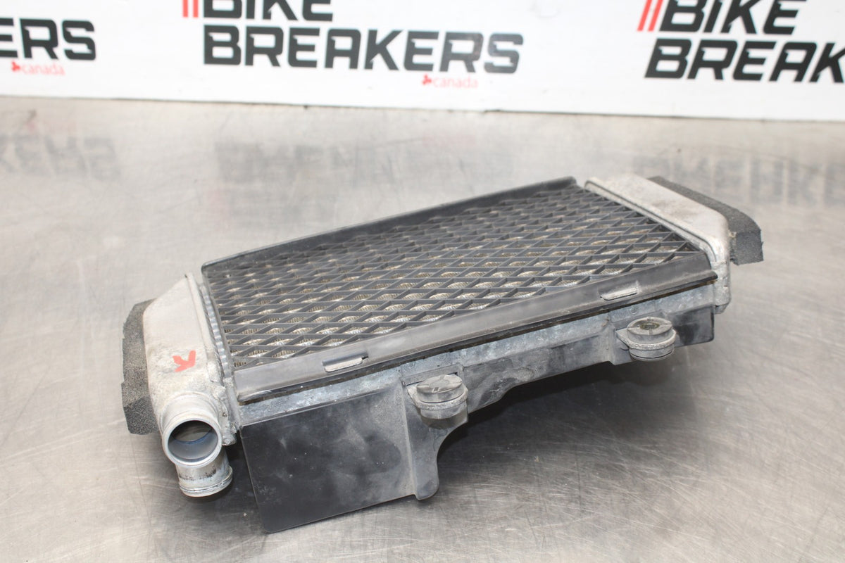06-07 HONDA INTERCEPTOR 800 VFR800 RIGHT ENGINE RADIATOR MOTOR RADIATER BB917