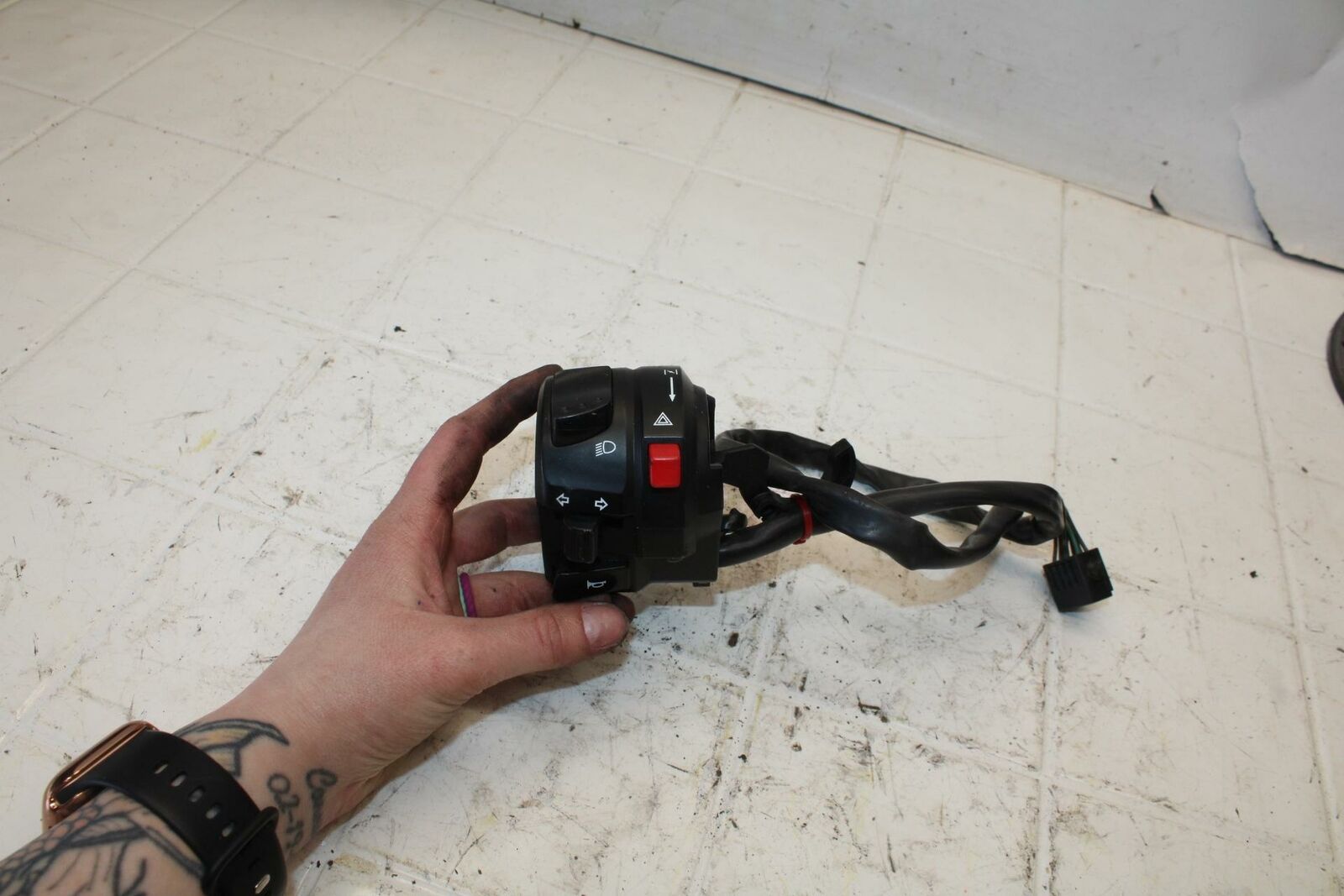 06-07 SUZUKI BANDIT 1200S ABS LEFT CLIP ON HANDLE HORN SIGNALS SWITCH BB21