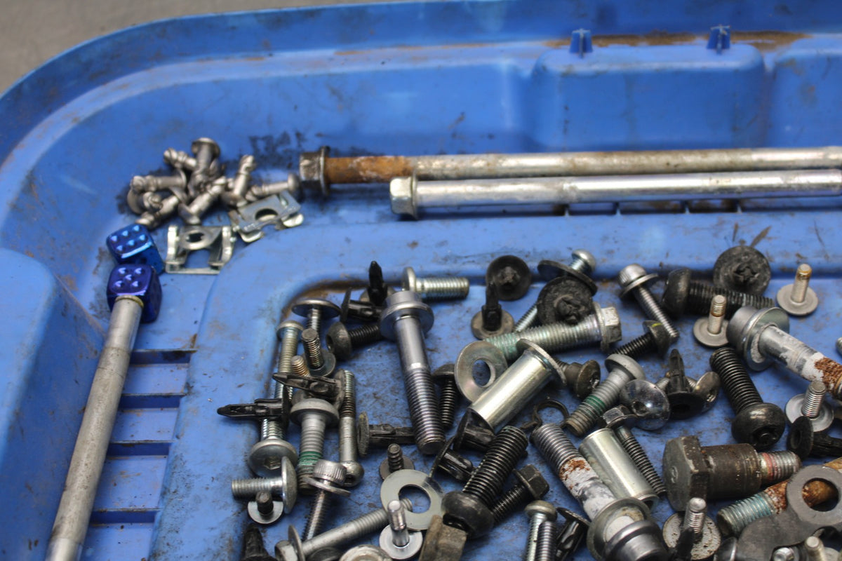 15-17 YAMAHA FJ09 MOUNTING BOLTS HARDWARE SCREWS BB906