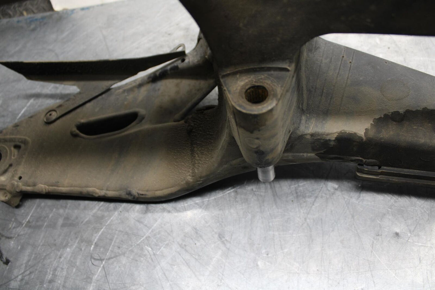 18 YAMAHA YZF R1  REAR SWINGARM BACK SUSPENSION SWING ARM BB473