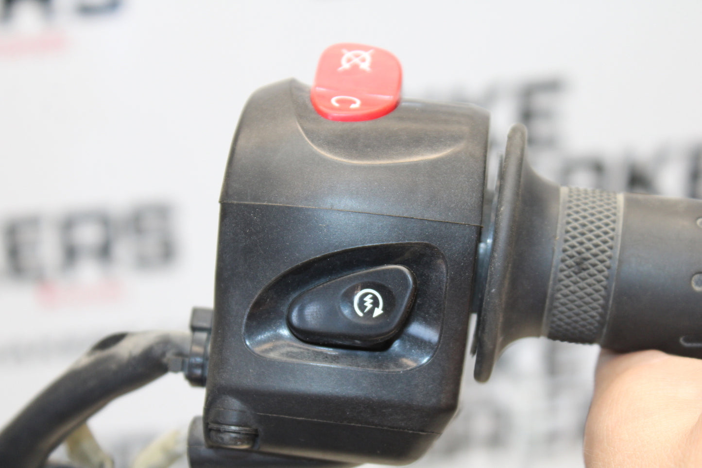 09-15 YAMAHA FZ6R RIGHT CLIP ON HANDLE KILL OFF START SWITCH SWITCHES BB161