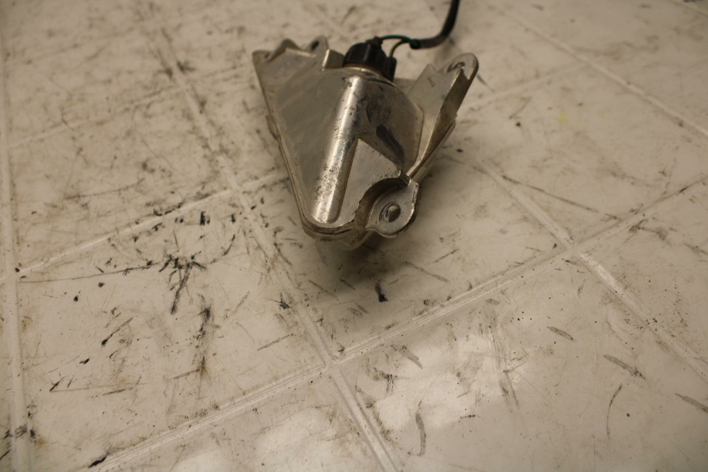 19-20 KAWASAKI NINJA ZX6R ZX636 LEFT REAR TURN SIGNAL LIGHT INDICATOR BB407