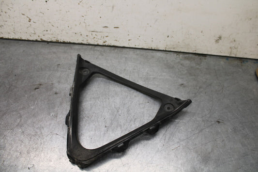 08-09 SUZUKI GSXR600 FRONT LOWER INNER EXHAUST V FAIRING COWL GUARD BB728