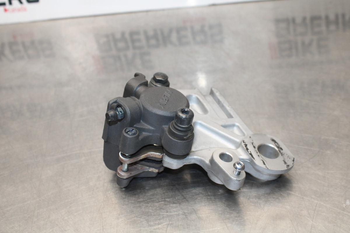 23-24 YAMAHA MT-07 REAR BACK BRAKE CALIPER W MOUNT BRACKET BB194