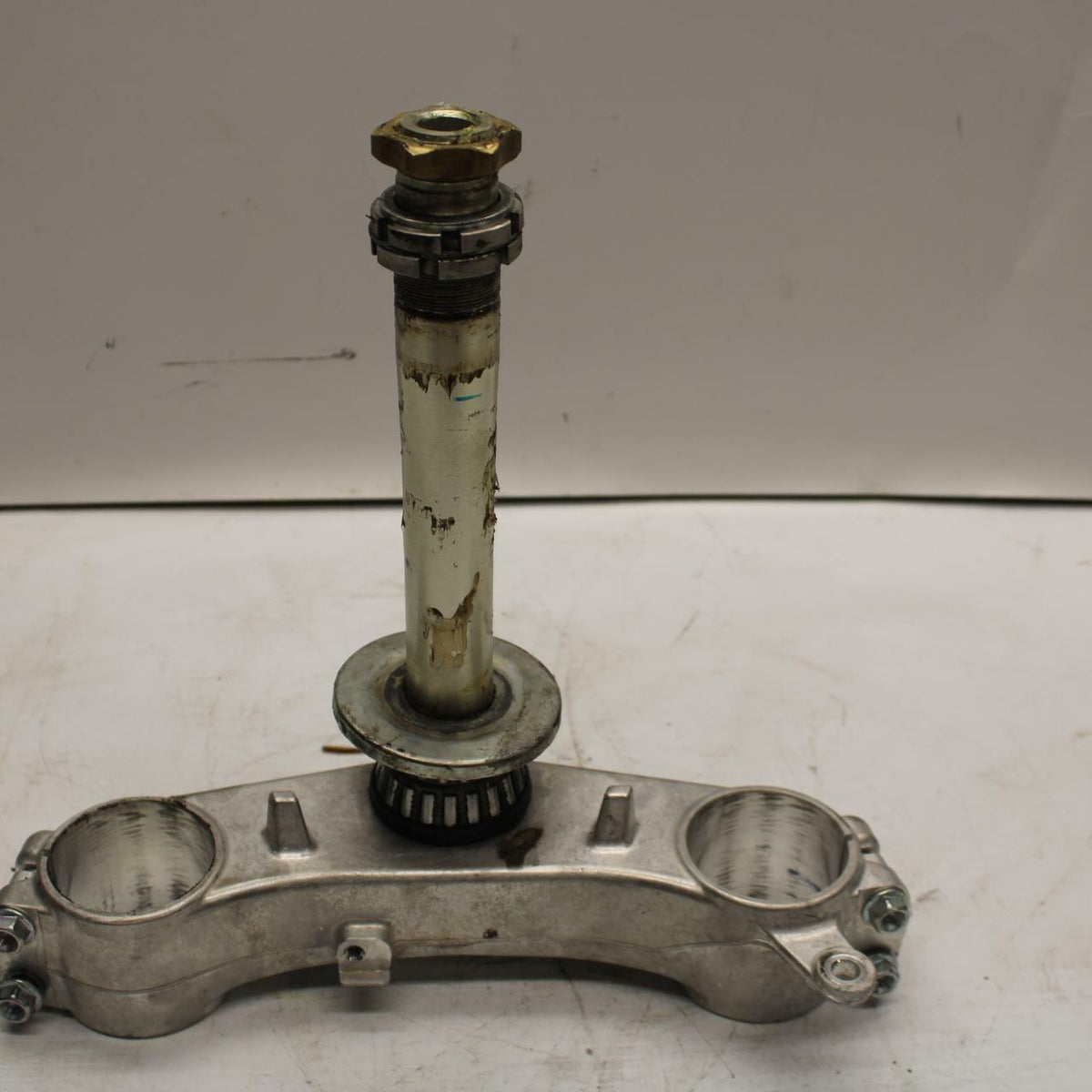 08-09 SUZUKI GSXR600 FRONT FORKS CLAMP LOWER TRIPLE TREE STEM 51410-01H10 BB262
