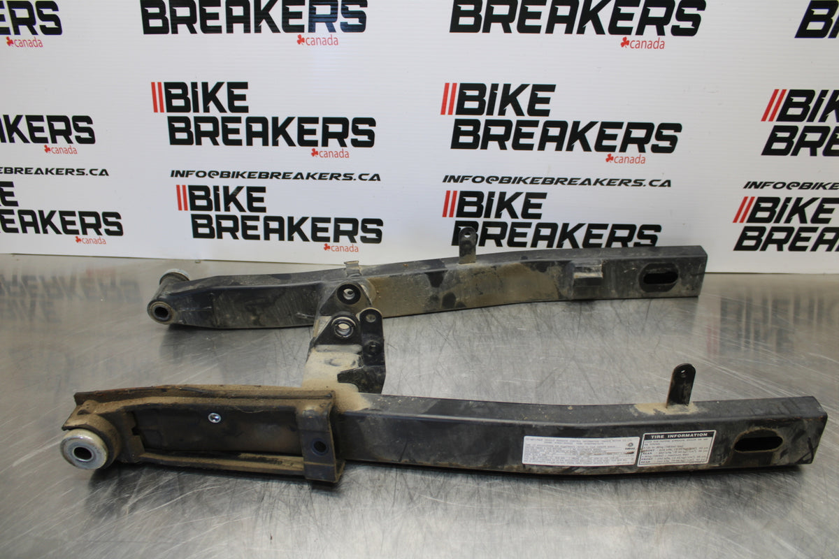 09-15 YAMAHA FZ6R REAR SWINGARM BACK SUSPENSION SWING ARM BB161
