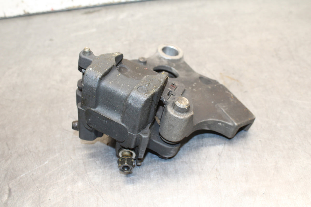 01-06 HONDA CBR600F4I REAR BACK BRAKE CALIPER W MOUNT BRACKET BB115