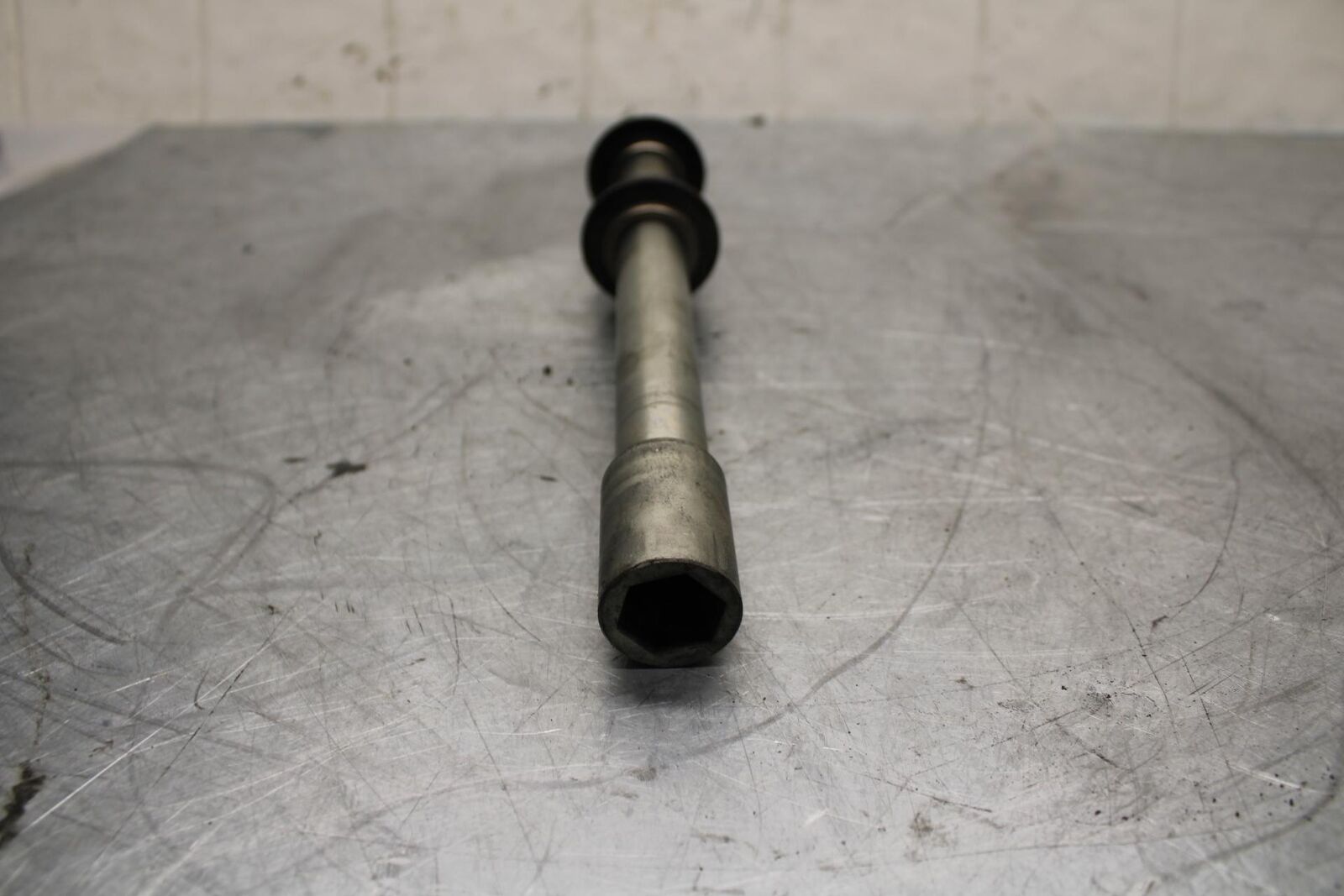 09-14 YAMAHA YZF R1 FRONT WHEEL RIM AXLE PIVOT BOLT  BB448