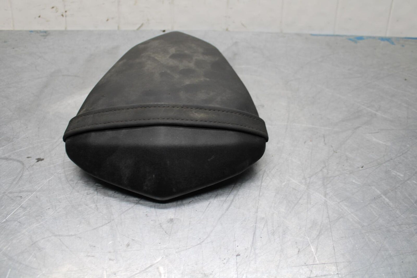 09-14 YAMAHA YZF R1 REAR BACK PASSENGER TANDEM SEAT PAD SADDLE PILLION  BB448